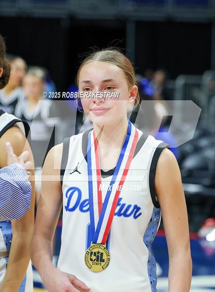 Thumbnail 1 in Decatur vs. La Vega (UIL 4A Basketball Division I Final Medal Ceremony) photogallery.