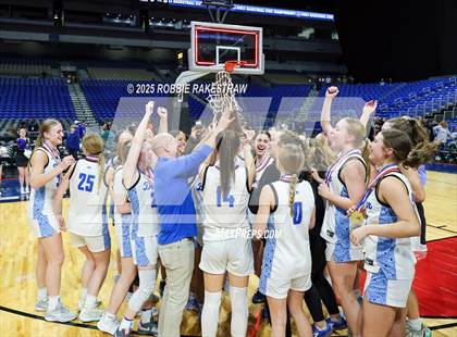 Thumbnail 2 in Decatur vs. La Vega (UIL 4A Basketball Division I Final Medal Ceremony) photogallery.