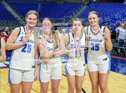 Thumbnail 2 in Decatur vs. La Vega (UIL 4A Basketball Division I Final Medal Ceremony) photogallery.