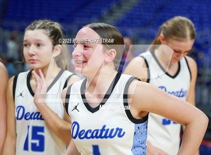 Thumbnail 3 in Decatur vs. La Vega (UIL 4A Basketball Division I Final Medal Ceremony) photogallery.