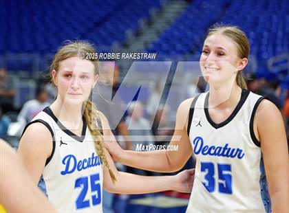 Thumbnail 1 in Decatur vs. La Vega (UIL 4A Basketball Division I Final Medal Ceremony) photogallery.