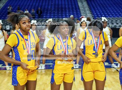 Thumbnail 3 in Decatur vs. La Vega (UIL 4A Basketball Division I Final Medal Ceremony) photogallery.