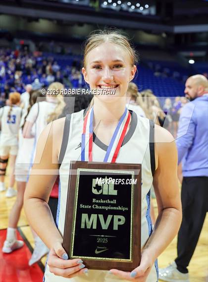 Thumbnail 2 in Decatur vs. La Vega (UIL 4A Basketball Division I Final Medal Ceremony) photogallery.