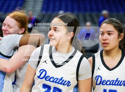Thumbnail 1 in Decatur vs. La Vega (UIL 4A Basketball Division I Final Medal Ceremony) photogallery.
