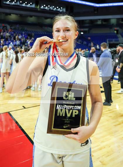 Thumbnail 1 in Decatur vs. La Vega (UIL 4A Basketball Division I Final Medal Ceremony) photogallery.