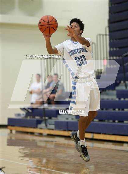 Thumbnail 2 in Hayfield @ Yorktown photogallery.