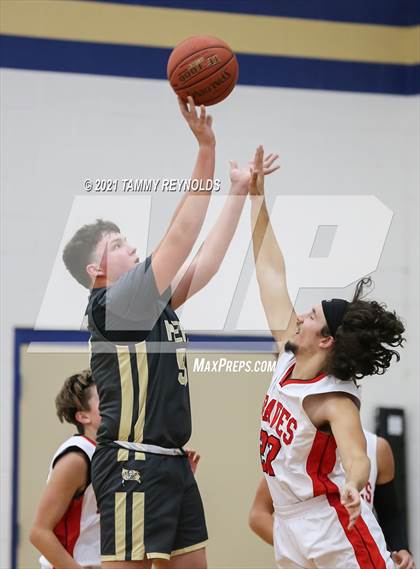 Thumbnail 2 in Three Way vs Perrin-Whitt photogallery.