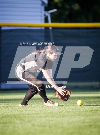 Thumbnail 3 in Loudoun Valley photogallery.