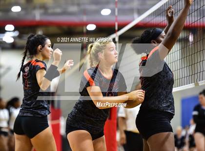 Thumbnail 1 in St. Pius X Catholic vs. Hoover (Nike Tournament of Champions) photogallery.