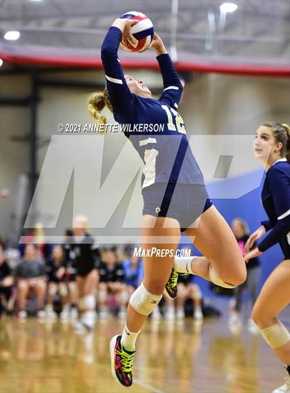 Thumbnail 3 in St. Pius X Catholic vs. Hoover (Nike Tournament of Champions) photogallery.