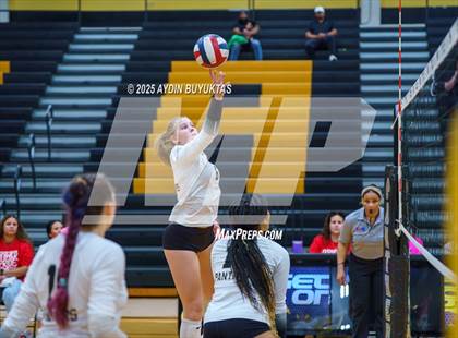 Thumbnail 1 in Prosper @ Plano East photogallery.