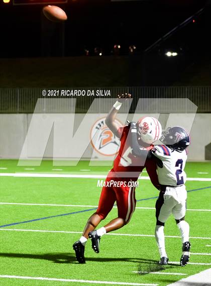Thumbnail 3 in Katy vs Tompkins photogallery.