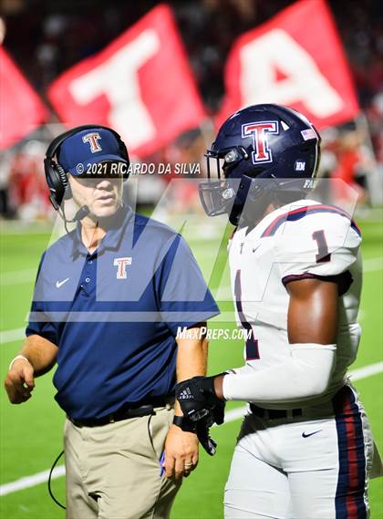 Thumbnail 3 in Katy vs Tompkins photogallery.