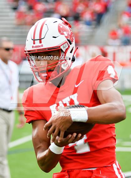 Thumbnail 3 in Katy vs Tompkins photogallery.