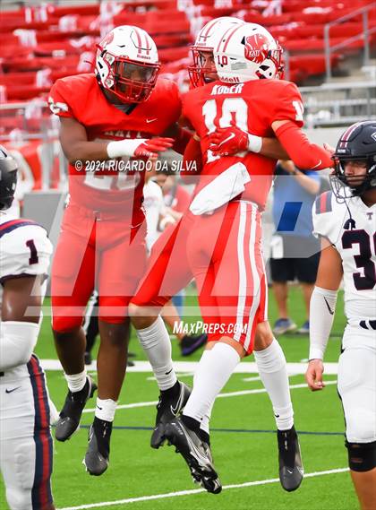 Thumbnail 3 in Katy vs Tompkins photogallery.