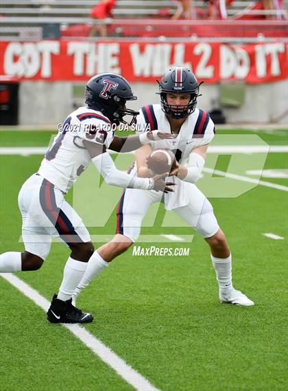 Thumbnail 2 in Katy vs Tompkins photogallery.