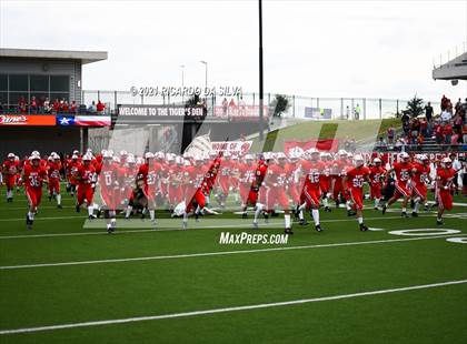 Thumbnail 2 in Katy vs Tompkins photogallery.