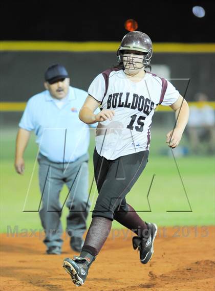 Thumbnail 1 in Estrella Foothills vs. Winslow (AIA D3 Final) photogallery.