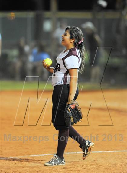 Thumbnail 1 in Estrella Foothills vs. Winslow (AIA D3 Final) photogallery.
