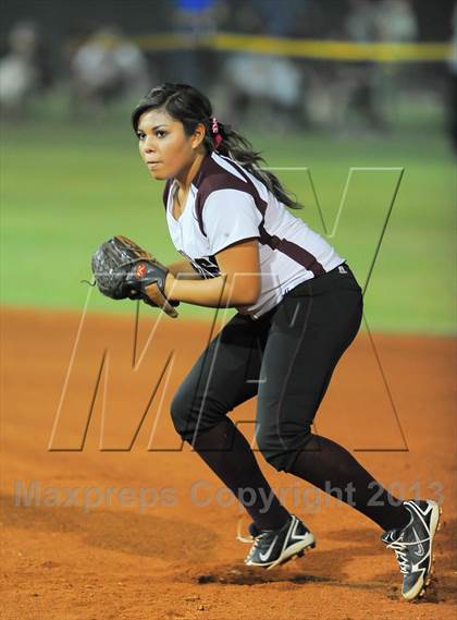 Thumbnail 3 in Estrella Foothills vs. Winslow (AIA D3 Final) photogallery.