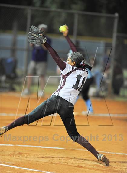 Thumbnail 3 in Estrella Foothills vs. Winslow (AIA D3 Final) photogallery.