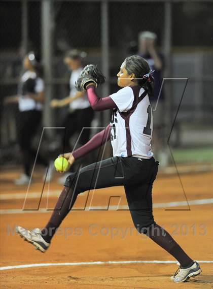 Thumbnail 1 in Estrella Foothills vs. Winslow (AIA D3 Final) photogallery.