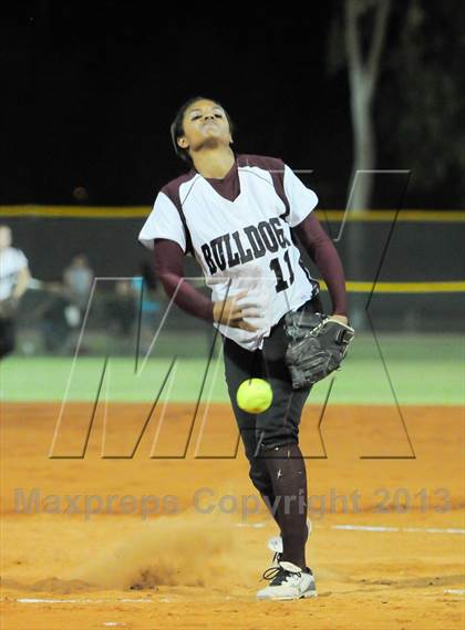 Thumbnail 1 in Estrella Foothills vs. Winslow (AIA D3 Final) photogallery.
