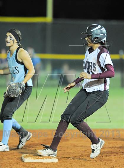 Thumbnail 2 in Estrella Foothills vs. Winslow (AIA D3 Final) photogallery.