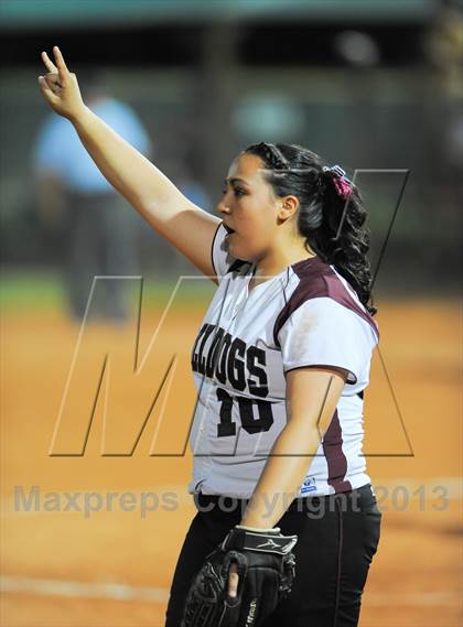 Thumbnail 1 in Estrella Foothills vs. Winslow (AIA D3 Final) photogallery.