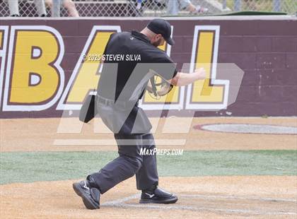 Thumbnail 3 in La Jolla Country Day vs. Point Loma (CIF SDS Division 1 Fourth Round Playoff) photogallery.