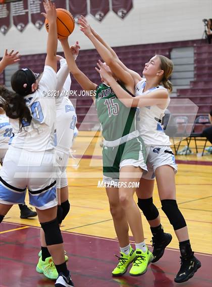 Thumbnail 1 in Mountain Ridge vs. Cactus (Mountain Ridge Invitational) photogallery.