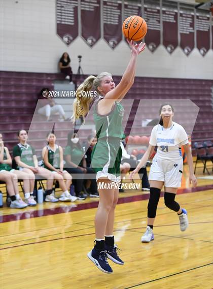 Thumbnail 2 in Mountain Ridge vs. Cactus (Mountain Ridge Invitational) photogallery.
