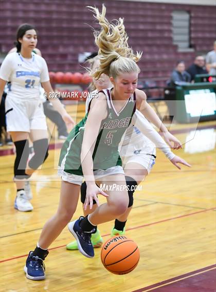 Thumbnail 2 in Mountain Ridge vs. Cactus (Mountain Ridge Invitational) photogallery.