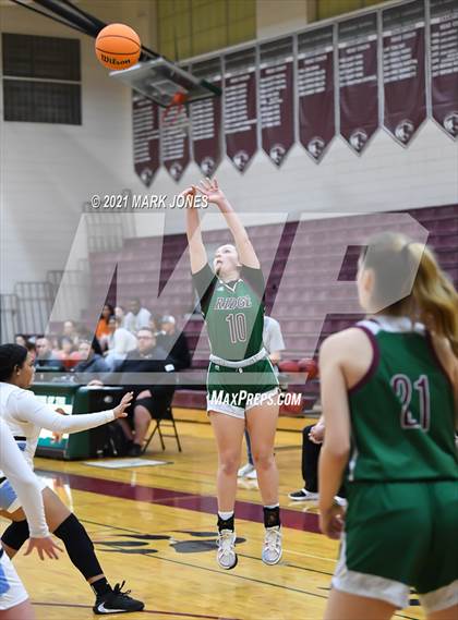 Thumbnail 1 in Mountain Ridge vs. Cactus (Mountain Ridge Invitational) photogallery.