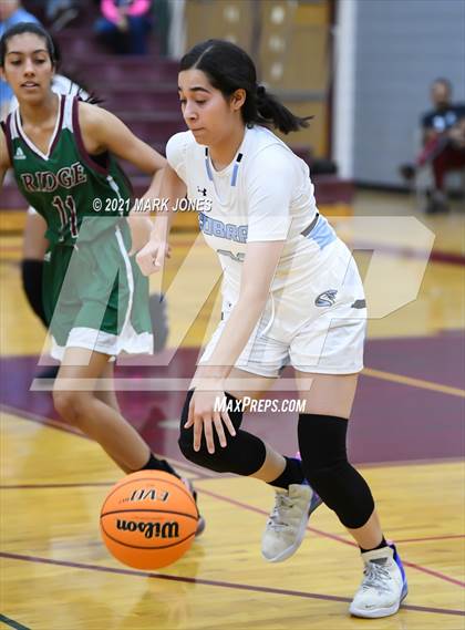 Thumbnail 2 in Mountain Ridge vs. Cactus (Mountain Ridge Invitational) photogallery.