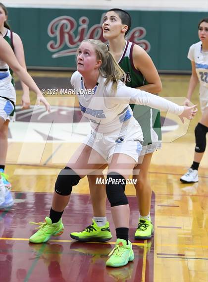 Thumbnail 1 in Mountain Ridge vs. Cactus (Mountain Ridge Invitational) photogallery.