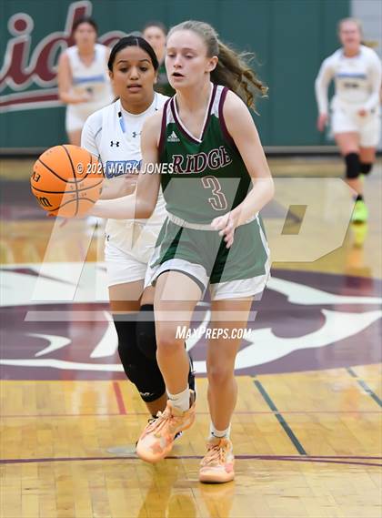 Thumbnail 2 in Mountain Ridge vs. Cactus (Mountain Ridge Invitational) photogallery.