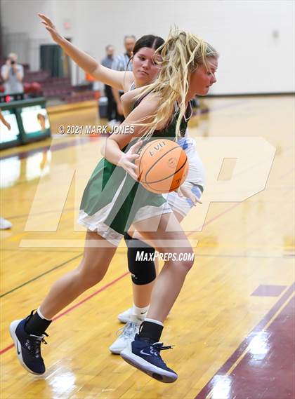 Thumbnail 1 in Mountain Ridge vs. Cactus (Mountain Ridge Invitational) photogallery.