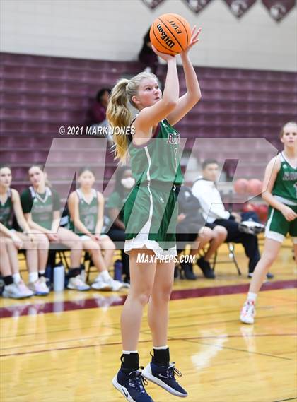 Thumbnail 2 in Mountain Ridge vs. Cactus (Mountain Ridge Invitational) photogallery.