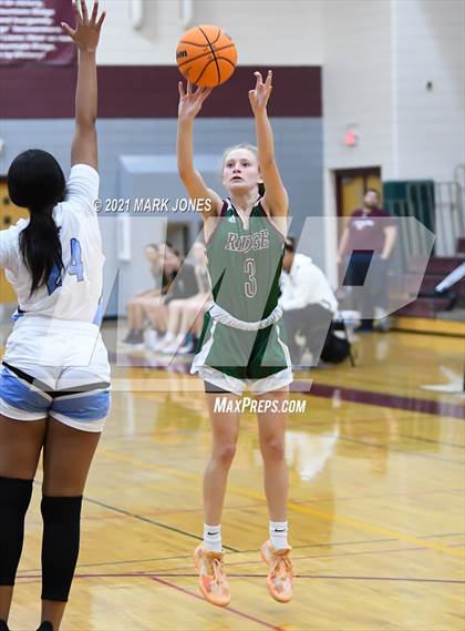 Thumbnail 1 in Mountain Ridge vs. Cactus (Mountain Ridge Invitational) photogallery.