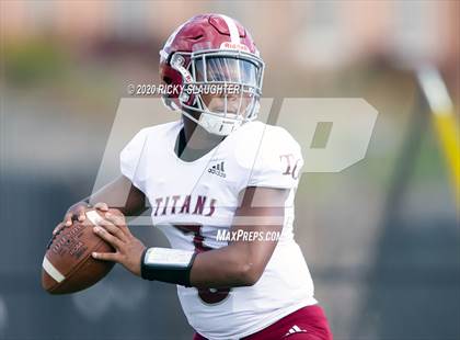 Thumbnail 2 in Trinity Catholic @ MICDS (MSHSAA Class 4 District Playoff) photogallery.