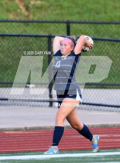 Thumbnail 3 in Notre Dame vs Soddy Daisy (Scrimmage)  photogallery.