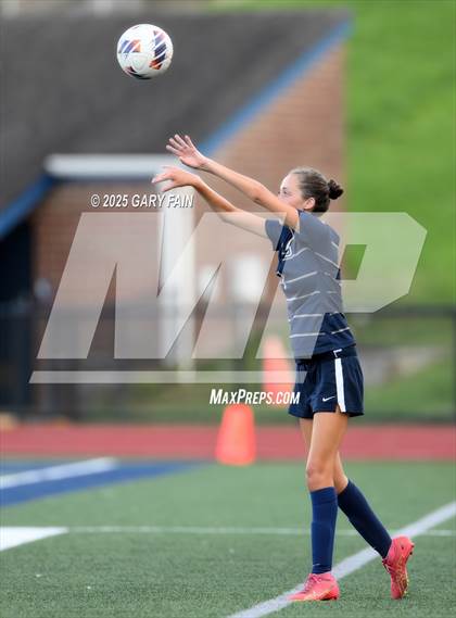 Thumbnail 3 in Notre Dame vs Soddy Daisy (Scrimmage)  photogallery.