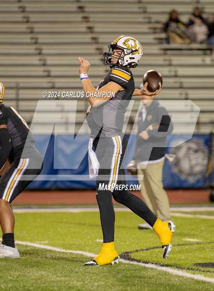Thumbnail 1 in Mason vs. Rosebud-Lott (UIL Football 2A Division 1 Region 4 Bi-District) photogallery.