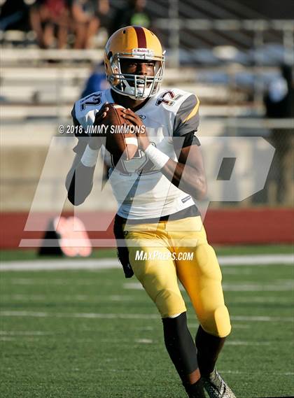 Thumbnail 2 in Lutheran North vs. Homewood-Flossmoor photogallery.