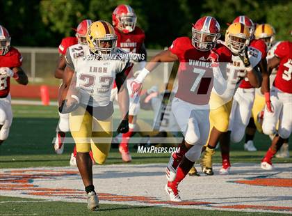 Thumbnail 3 in Lutheran North vs. Homewood-Flossmoor photogallery.
