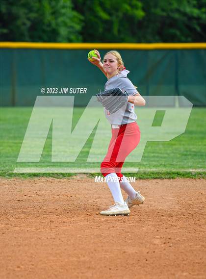 Thumbnail 2 in Burton vs St. Paul photogallery.
