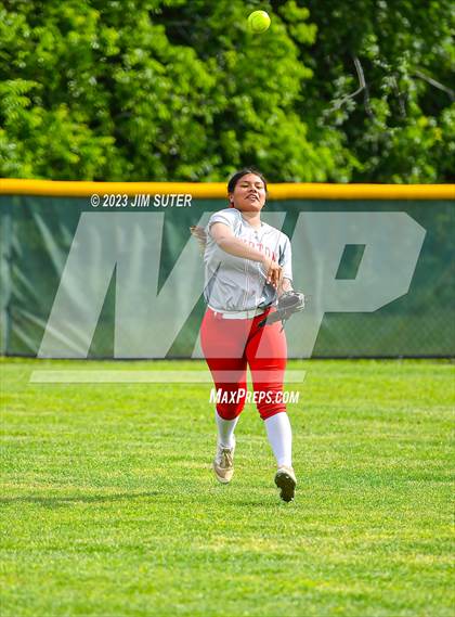 Thumbnail 2 in Burton vs St. Paul photogallery.