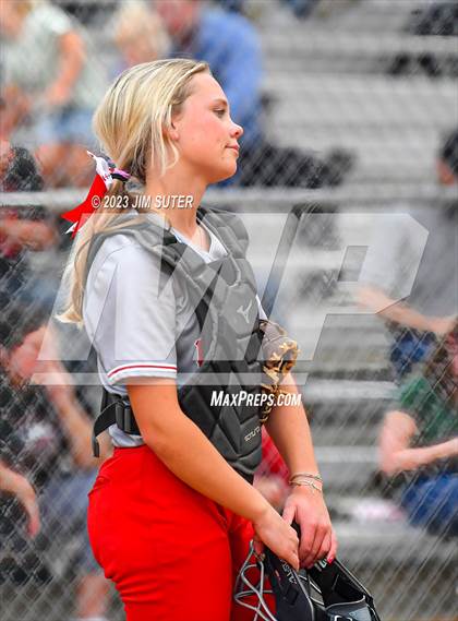 Thumbnail 2 in Burton vs St. Paul photogallery.
