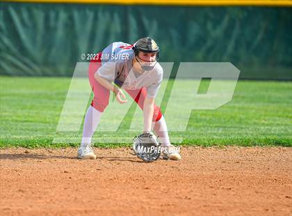 Thumbnail 3 in Burton vs St. Paul photogallery.